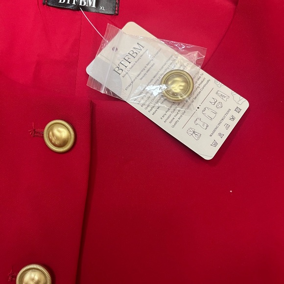 Red Button-Up Vest - Picture 7 of 8